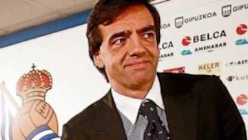 <b>PROBLEMAS. </b>Badiola, en una rueda de Prensa en Zubieta.