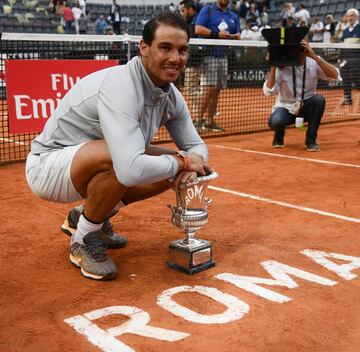 El español comenzó arrasando a Zverev, después sufrió mucho y tras dos parones de casi una hora por la lluvia remontó para levantar el 78º trofeo de su carrera.