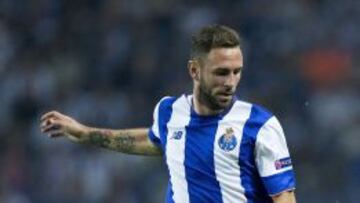 Miguel Lay&uacute;n jug&oacute; los &uacute;ltimos 10 minutos en el triunfo del Porto ante el Chelsea en juego correspondiente al Grupo G de la Champions League.