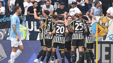 Turin (Italy), 16/09/2023.- Juventus' Dusan Vlahovic jubilates after scoring the opening goal during the Italian Serie A soccer match Juventus FC vs SS Lazio at the Allianz Stadium in Turin, Italy, 16 September 2023. (Italia) EFE/EPA/ALESSANDRO DI MARCO