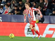 Pablo Barrios, en el Levante-Atlético.