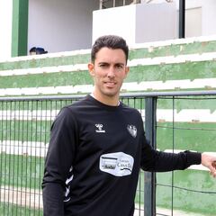 El Antequera anuncia la renovación de Javi Medina