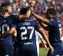 La U le propina una goleada a Curicó de la mano de Larrivey