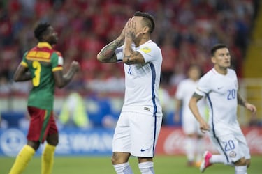 Futbol, Camerun vs Chile
Copa Confederaciones 2017
El jugador de la seleccion chilena Eduardo Vargas en accin durante el partido del grupo B de la Copa Confederaciones contra Camerun disputado en el estadio Arena Spartak de Moscu, Rusia.
18/06/2017
Mexsport/Photosport
******

Football, Cameroon vs Chile
Confederations Cup, Russia 2017
Chile's player Eduardo Vargas in action during the group B football match of the Confederations Cup against Cameroon at the Spartak Arena stadium in Moscow, Russia.
18/06/2017
Mexsport/Photosport
