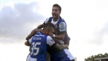 Jugadores del Oporto celebran el 2-0 marcado por Jackson Martínez ante el Paços Ferreira.