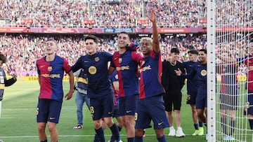 Soccer Football - LaLiga - FC Barcelona v Real Madrid - Estadi Olimpic Lluis Companys, Barcelona, Spain - May 11, 2025 FC Barcelona's Lamine Yamal, Ferran Torres, Pau Victor and Fermin Lopez celebrate after the match REUTERS/Nacho Doce