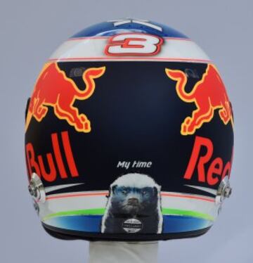 Parte posterior del casco del piloto australiano Daniel Ricciardo de Red Bull.