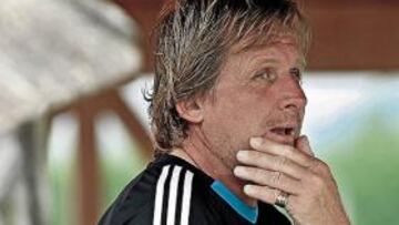 Le dijo a Calderón que le daba miedo que no viniese Van der Vaart.