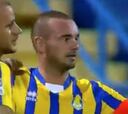 Sneijder sigue dejando detalles en Qatar: golazo de globito