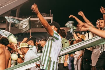 ¡Orlando es azul y verde! Las barras de Millonarios y Nacional alentaron a sus equipos en el Camping World Stadium en el último juego de la Florida Cup.