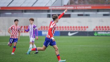 Adrián Niño celebra su gol al Valladolid.