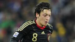 Löw le dio el timón y Ozil cambió el estilo de Alemania