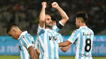 Racing se exhibe en Córdoba y es más líder de la Superliga