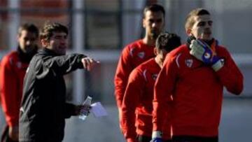 Marcelino tira de cantera para el derbi sevillano