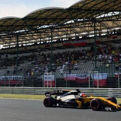 Robert Kubica vuelve a lo grande y McLaren acaba con los mejores