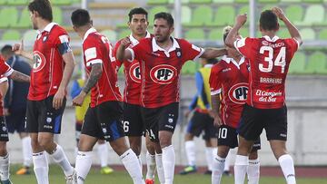 Futbol, Santiago Wanderers vs Huachipato.
Semifinal Copa Chile 2017.
El jugador de Huachipato, Jorge Ortega, celebra con sus compaeros su gol contra Santiago Wanderers, durante el partido de semifinal copa Chile disputado en el estadio Bicentenario Elias Figueroa de Valparaiso, Chile.
18/10/2017
Sebastian Cisternas/Photosport**********
Football, Santiago Wanderers vs Huachipato.
Copa Chile Semifinals 2017
Huachipato player Jorge Ortega, celebrate with teammates scoring against Santiago Wanderers during the Copa Chile semifinals football match at the Bicentenario Elias Figueroa stadium in Valparaiso, Chile.
18/10/2017
Sebastian Cisternas/Photosport