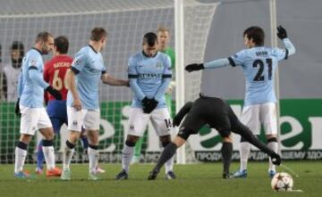 Sergio Agüero y James Milner convirtieron para la victoria de Manchester City.