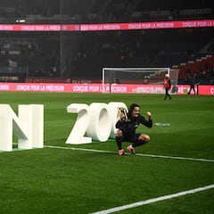 Cavani no cede: quiere 12 millones al año