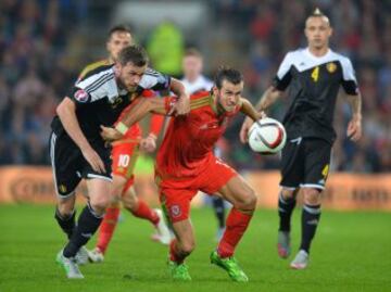 Gareth Bale con Nicolas Lombaerts.