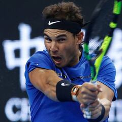 Nadal salva dos bolas de partido y remonta ante Pouille