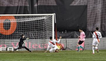 1-1. Leo Messi marc¨® el primer gol.