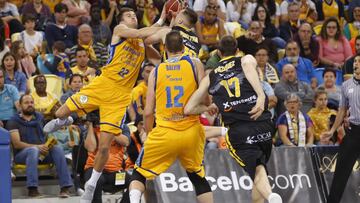 El Iberostar Tenerife asalta Gran Canaria y se apunta el derbi