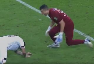 El calvario de ex seleccionado argentino: falló penal, se burlaron de él y se desató un lío