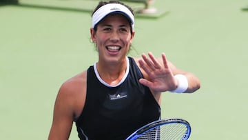 Garbi&ntilde;e Muguruza celebra su victoria en el WTA Premier 5 de Cincinnati. 