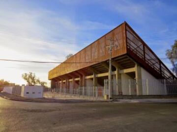 Zorros del Desierto, ubicado en la ciudad de Calama en el norte de Chile, tiene capacidad para 13 mil espectadores.