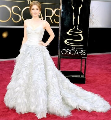 Amy Adams en los Premios Oscar de 2013 con un vestido de Oscar de la Renta