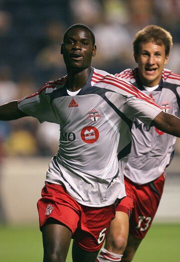 El mediocampista debutó con Toronto FC. En su primer temporada en la MLS participó en 25 encuentros donde anotó 4 goles y dio una asistencia.