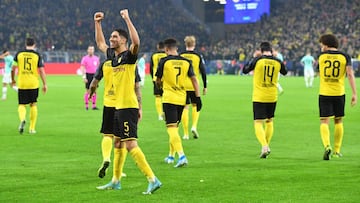 Achraf celebra uno de sus dos goles al Inter con el Dortmund.