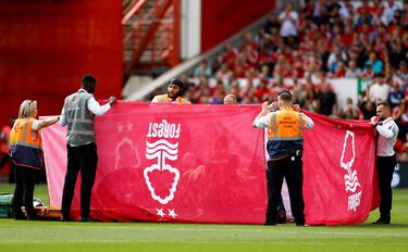 Al inicio del encuentro entre el Nottingham Forest y el Bournemouth Danilo, jugador brasileño del conjunto de la ciudad de Nottingham, cayó al suelo tras disputar un duelo aéreo en mitad del campo con Semenyo sufriendo una escalofriante lesión. Al caer su tobillo izquierdo cedió de una manera impactante. La lesión fue tan escalofriante que el cuerpo médico de los 'tricky trees' tuvo que desplegar una lona con el logo del equipo para cubrir al brasileño. Finalmente, abandonó el campo en camilla.