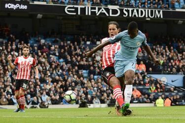 Manchester City drop more points against Southampton but go top
