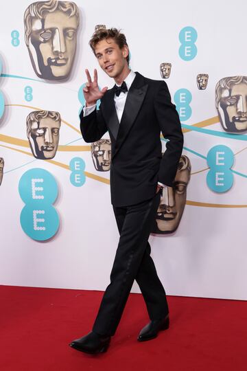 Austin Butler posa a su llegada a los Premios de Cine de la Academia Británica de Cine y Televisión (BAFTA) de 2023 en el Royal Festival Hall de Londres, Gran Bretaña. 