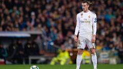 MADRID, SPAIN - NOVEMBER 26: Gareth Bale of Real Madrid controls the ball during the UEFA Champions League group A match between Real Madrid and Paris Saint-Germain at Bernabeu on November 26, 2019 in Madrid, Spain. (Photo by TF-Images/Getty Images)