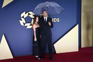 Virgil van Dijk y Rike Nooitgedagt.