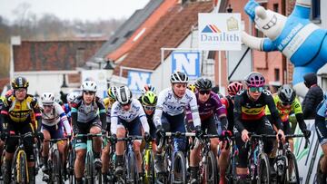 Imagen de la carrera femenina de la Nokere Koerse.