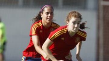 Beatriz Beltr&aacute;n y Andrea Falc&oacute;n, en un entrenamiento con la Sub-19.
 