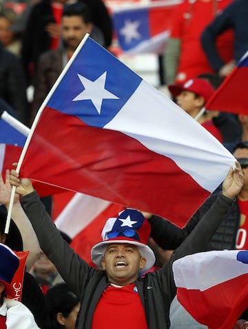 Espectacular ambiente en el Monumental para el Chile-Ecuador