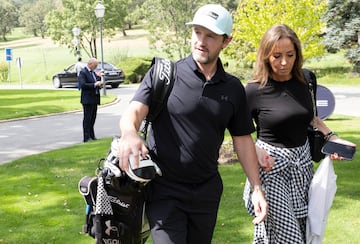 Mista, llegando al campo de golf 'La Herrería', que acogió el XXII Torneo Benéfico de Golf de la Clínica Menorca.