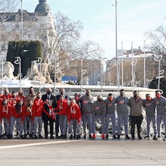 Las jugadoras del Atleti celebran la Supercopa en Neptuno