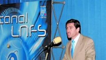 <b>NOVEDAD. </b>Carlos Gascón, durante la presentación.