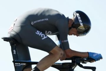 El ciclista británico del equipo Sky Christopher Froome,, durante la contrarreloj de la décima etapa de la Vuelta a España disputada hoy entre el Real Monasterio de Santa María de Veruela y Borja, de 36,7 kilómetros. 