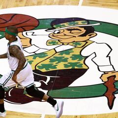 Isaiah Thomas jugará hoy tras acudir al funeral de su hermana