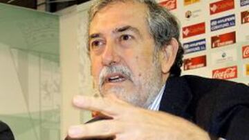 <b>CLARIFICADOR. </b>Salinas deja claro quién es el dueño del club.