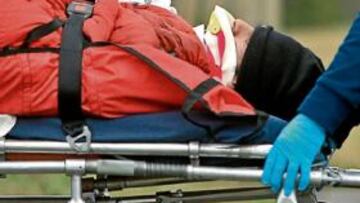 <b>EN HELICÓPTERO. </b>Así fue trasladado Webber tras el accidente.
