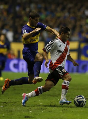 Se formó en las categorías inferiores del Boca Juniors desde donde fue cedido por 18 meses al Liverpool FC. Durante sus dos primeros años jugó principalmente con el equipo reserva.