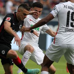 Rafael Santos Borré, presente en empate del Eintracht