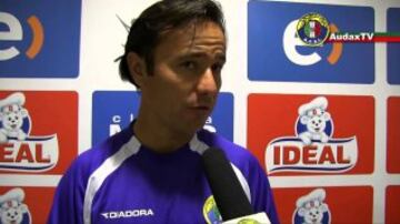 Tras salida de Pablo Marini en Audax Italiano se quedó a cargo del primer equipo y logró mantenerse en Primera con los floridanos, en 2014. Hoy es el entrenador de la Sub 17 en el cuadro verde.